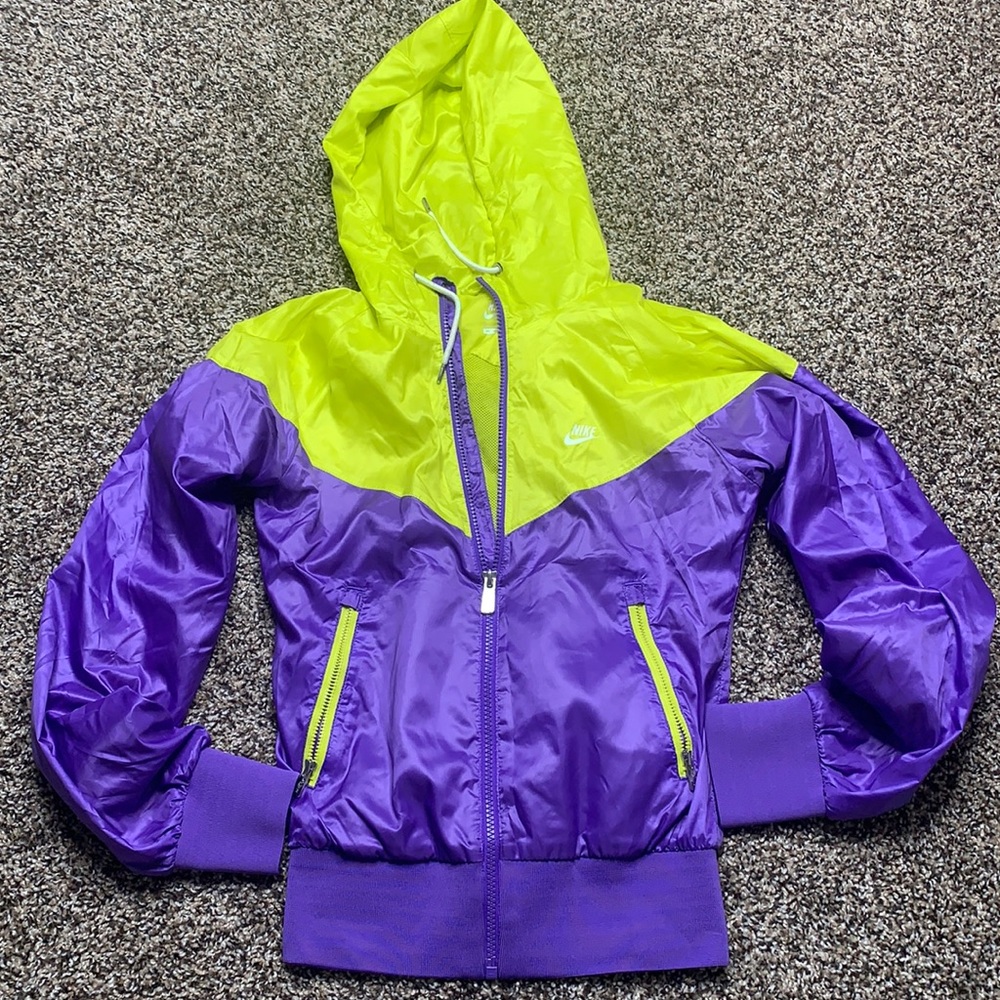Womens nike windbreaker